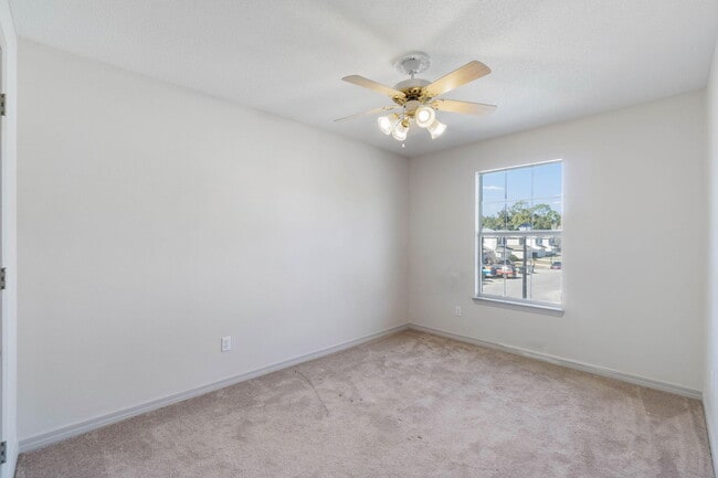 Building Photo - 6334 Cottage Woods Dr