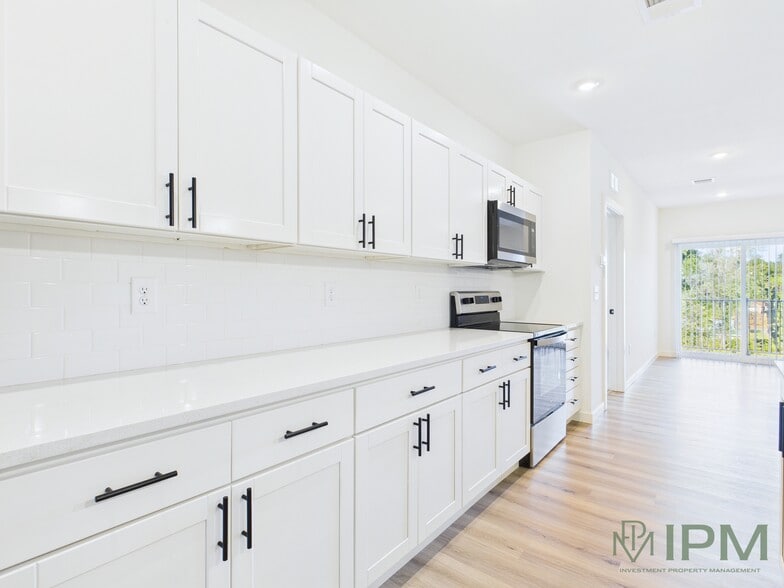 Building Photo - The Flats at Hampden