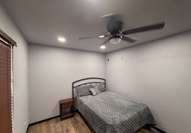 Building Photo - Move in Special, $500 off first full month of rent!