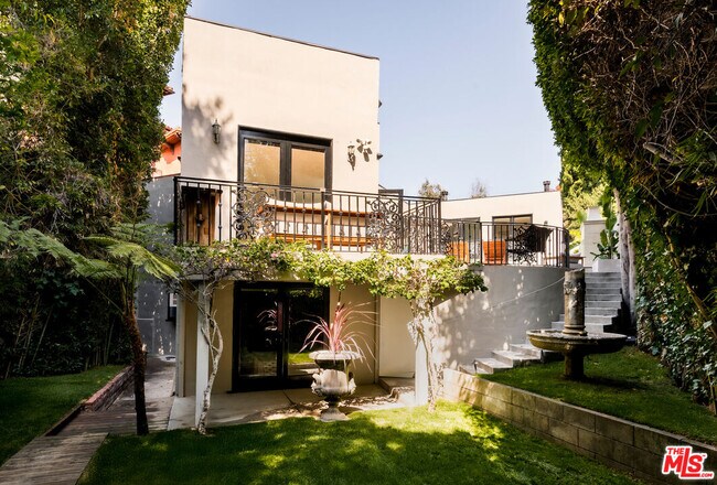 Building Photo - 1143 Sierra Alta Way