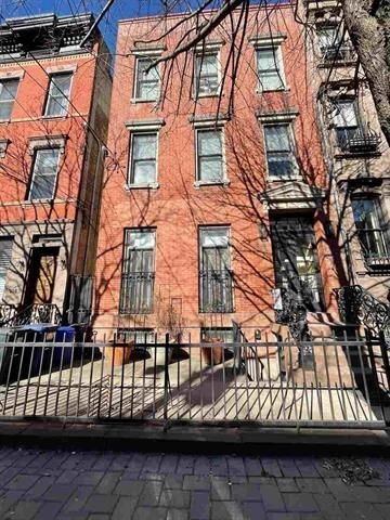 Primary Photo - 916 Bloomfield St