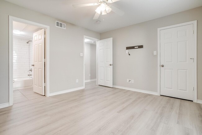 Building Photo - 5076 Matilda St