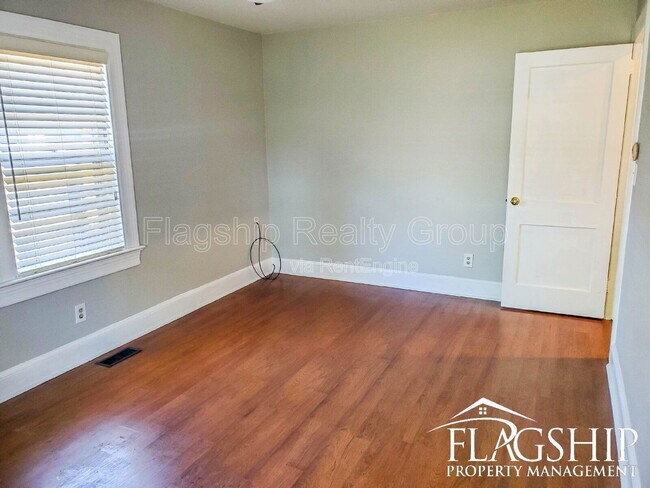 Building Photo - 1204 Franklin Dr