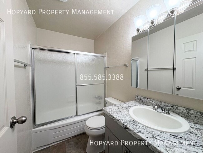 Building Photo - 1711 Tanager Ave