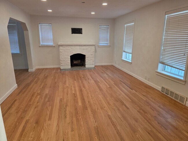 Building Photo - 7264 Northmoor Dr