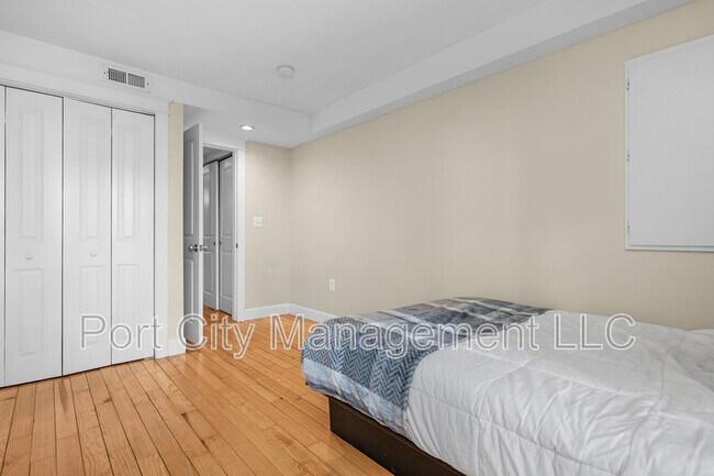 Building Photo - 1702 Patapsco St