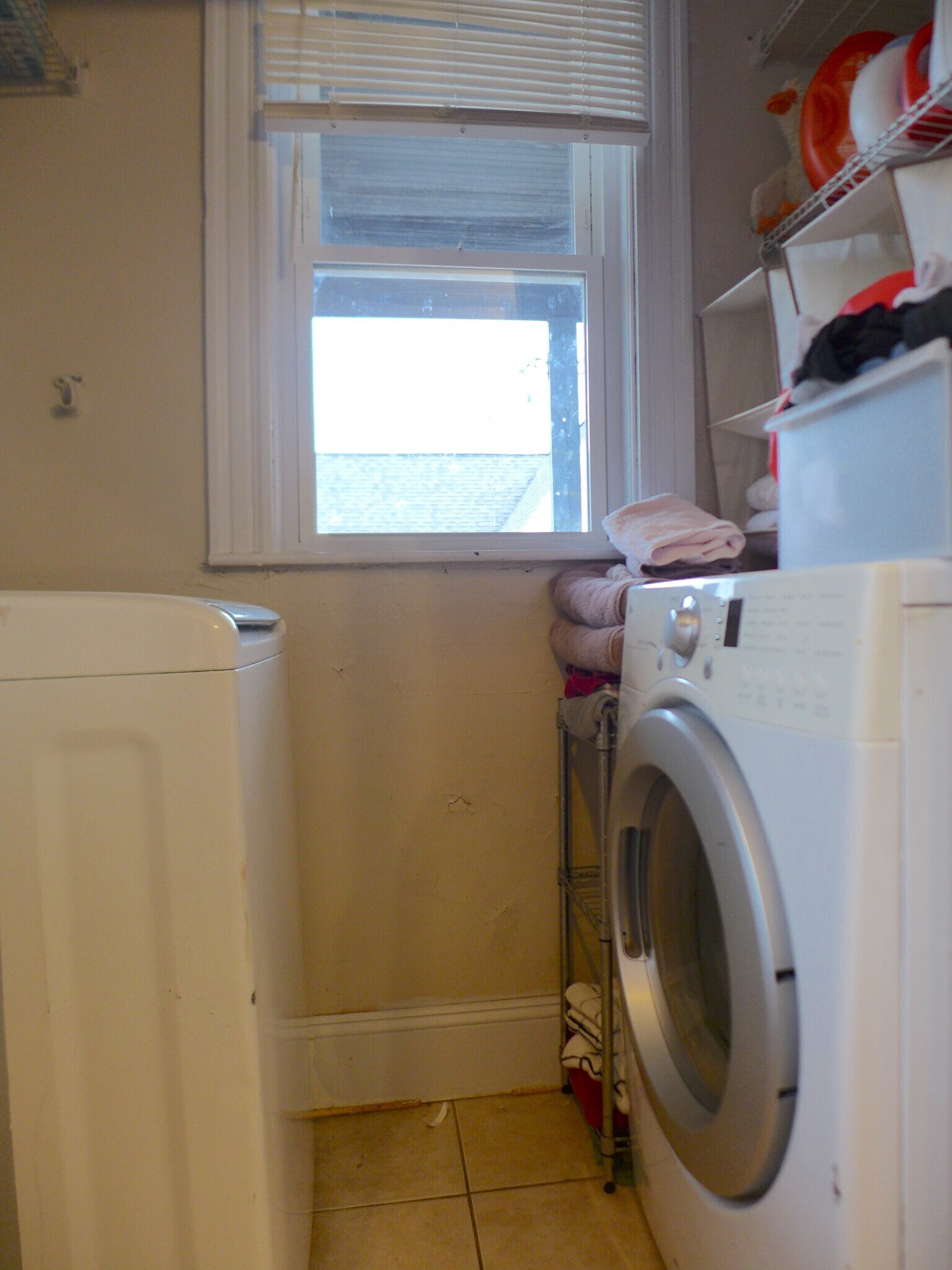 Building Photo - 12 Cherokee St