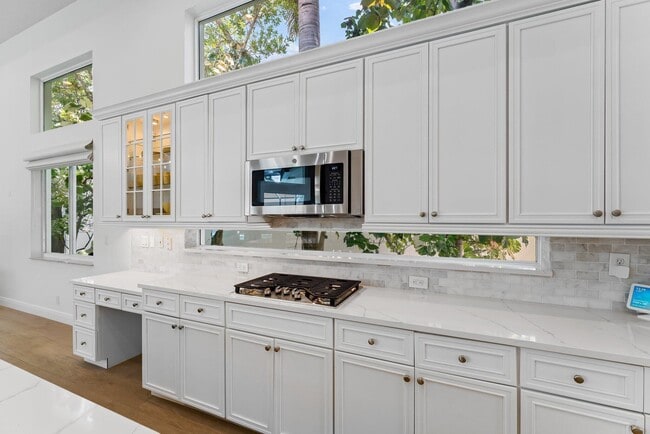 Building Photo - 128 Abondance Dr