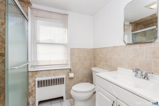 Building Photo - 8 Reynolds Pl