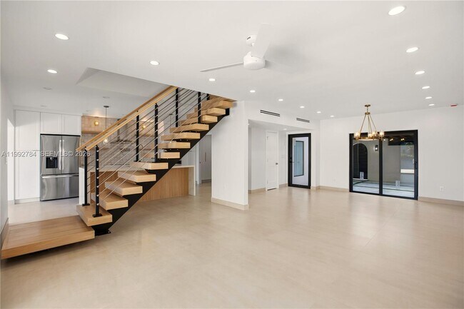 Building Photo - 7238 Jacaranda Ln