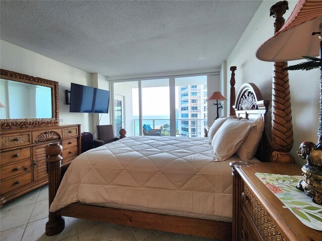 Building Photo - 3505 S Ocean Dr