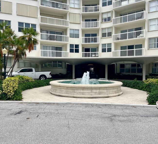 Building Photo - 2600 N Flagler Dr