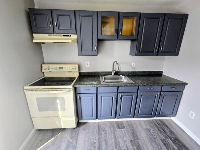 Building Photo - 430 W Turner St