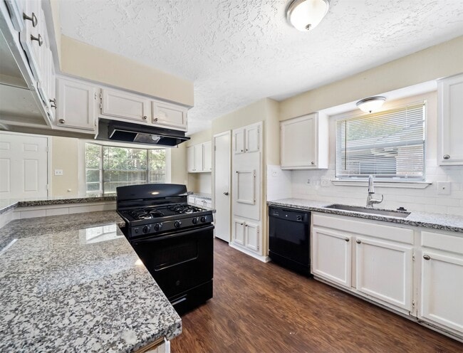 Building Photo - 7962 Southmeadow Dr