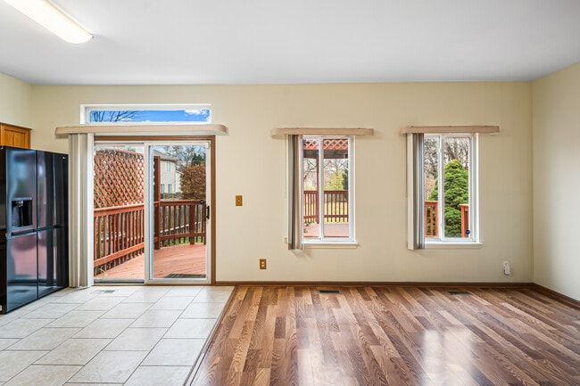 Building Photo - 22315 W Niagara Ct