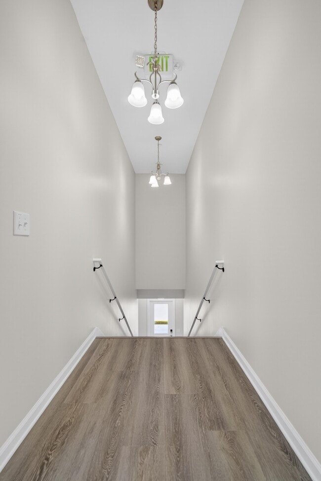 Building Photo - 89 Fishburne St