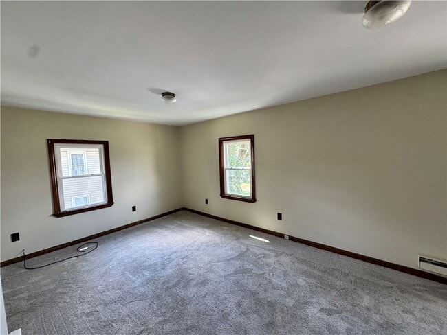 Building Photo - 345 Brewster St