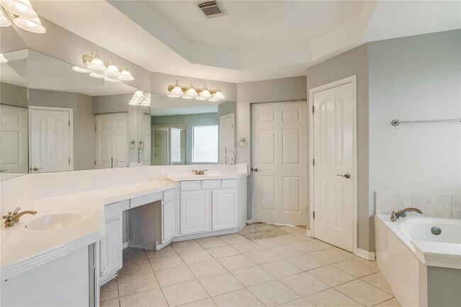 Building Photo - 9200 Hurley Cove