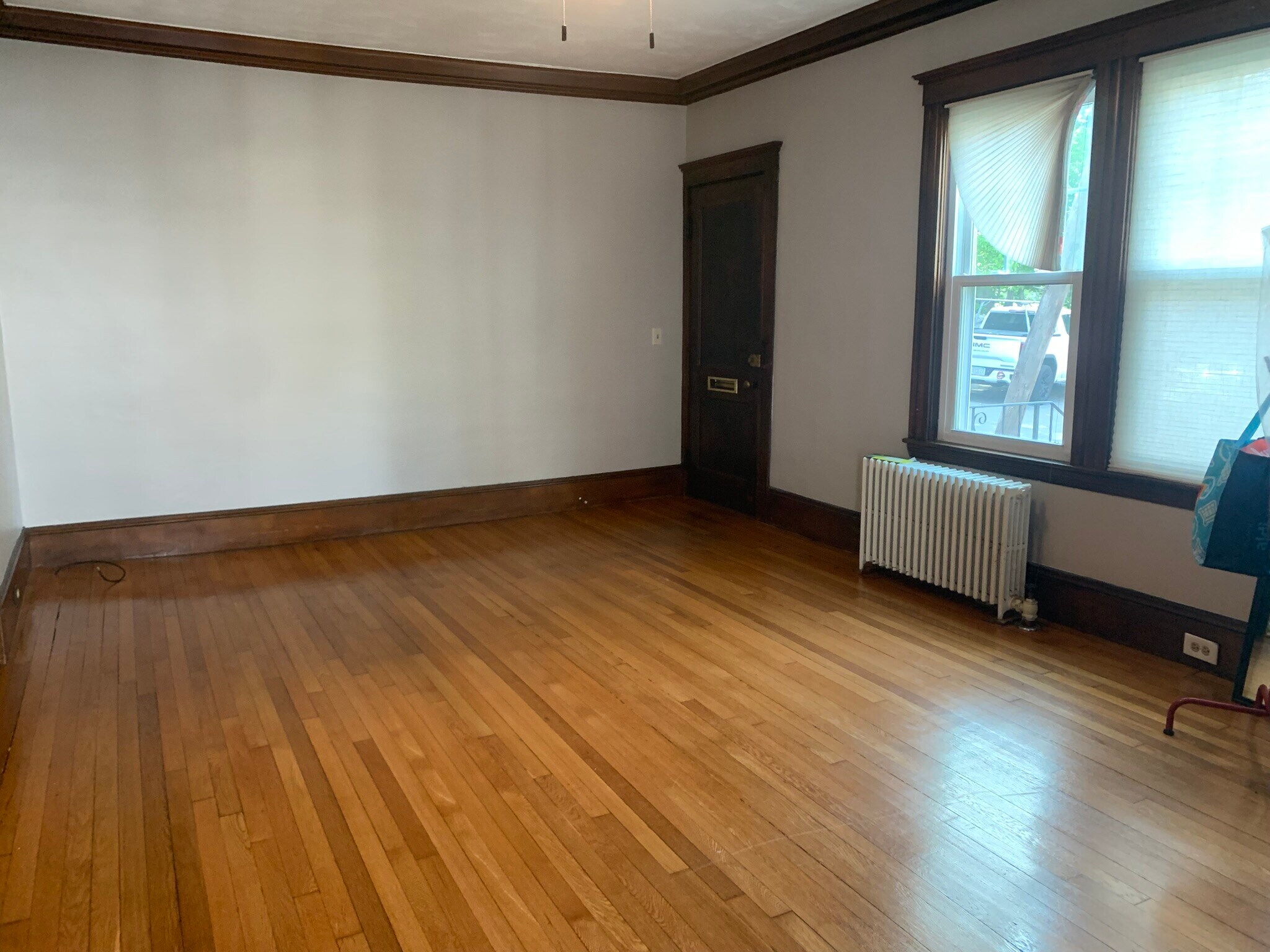 Building Photo - 212 Maplewood St