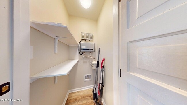 Building Photo - 202 Sheldon Rd