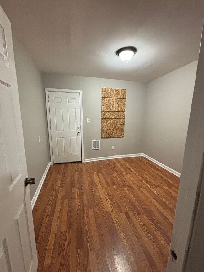 Building Photo - Spacious 3-Bedroom Single-Family Home in Kensington – Available Now