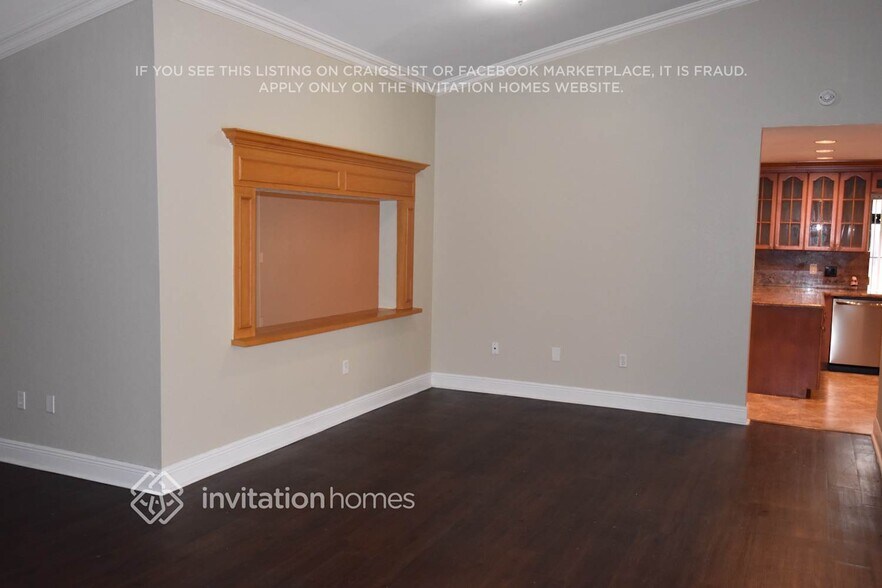 Building Photo - 9811 SW 13th Ct