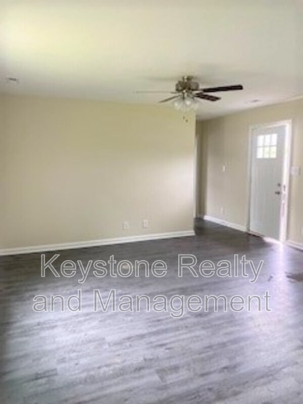 Building Photo - 129 Mace Ln