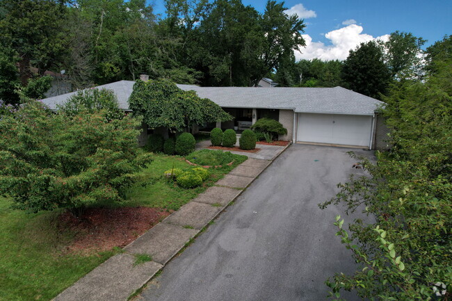 Building Photo - 9 Truman Ct