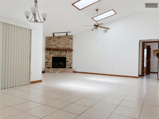 Building Photo - 3943 Greenview Pines Ct