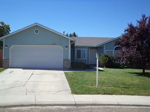 Primary Photo - 611 Hampton Cir
