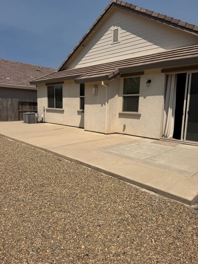 Building Photo - Ione Home with Solar