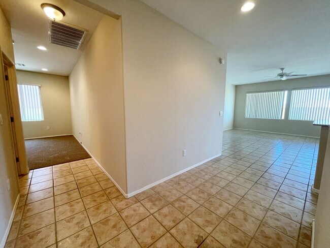 Building Photo - BEAUTIFUL HOME IN SOLERA SUN CITY ANTHEM