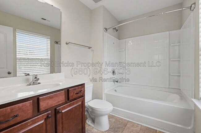 Building Photo - 10448 Benfield Rd