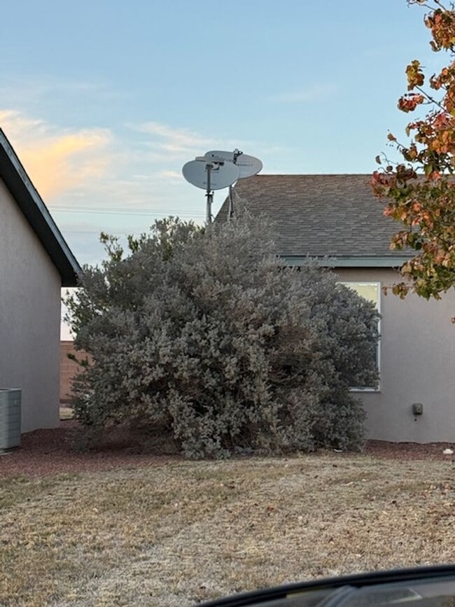 Building Photo - Close to Holloman AFB