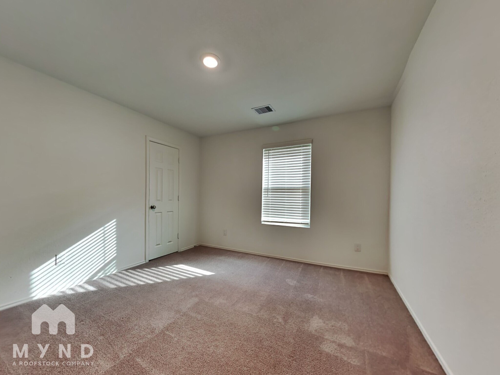 Building Photo - 3647 Solanum Dr