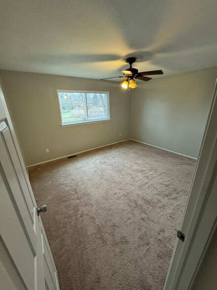 Building Photo - 41481 Cumberland Dr