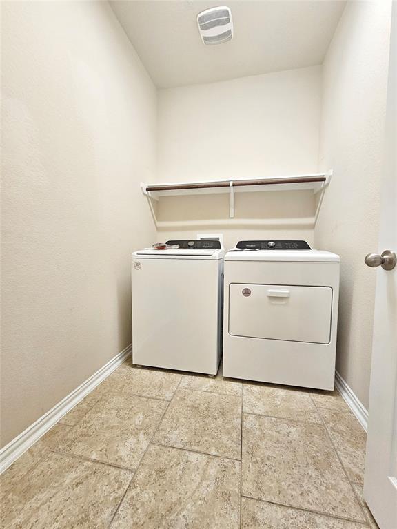 Building Photo - 637 Palmilla St