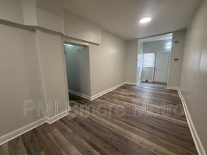 Building Photo - 3201 Ailsa Ave