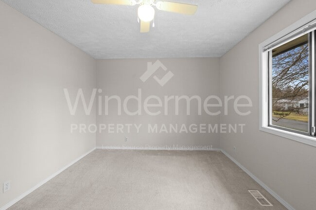 Building Photo - Beautiful Family Home ! Spring Special !! 50% Off first months rent.