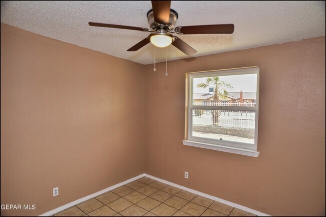 Building Photo - 9004 Acatlan Ln