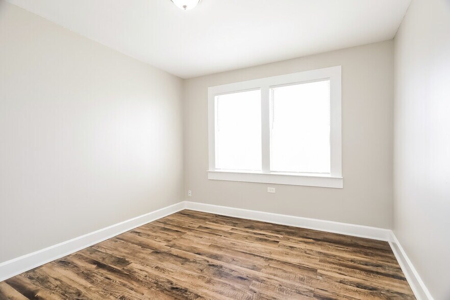 Building Photo - 624 9th Ave