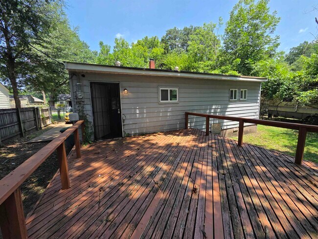 Building Photo - 3447 Dunn Ave