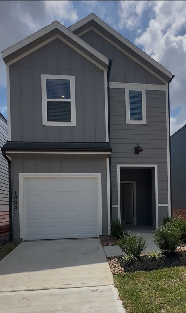 Primary Photo - 1003 Moon Drop Ln