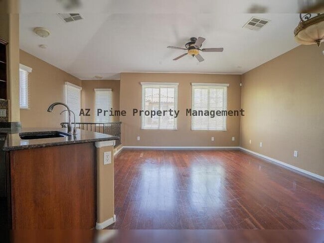 Building Photo - 5616 S 21st Pl