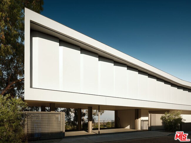 Building Photo - 2500 Briarcrest Rd