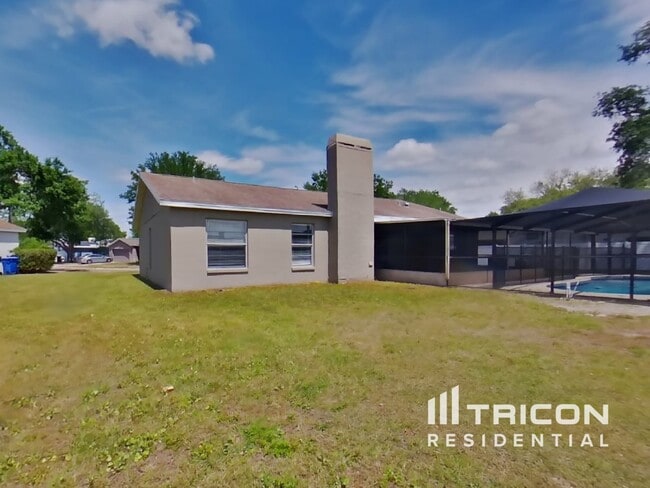 Building Photo - 1020 Red Oak Cir