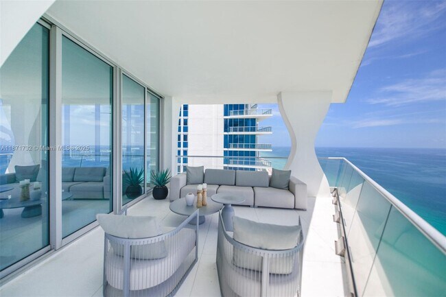 Building Photo - 16901 Collins Ave