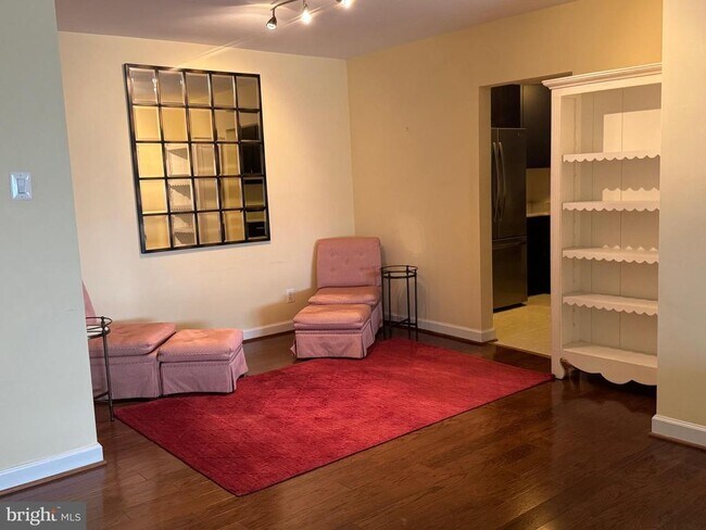 Building Photo - 5101 River Rd