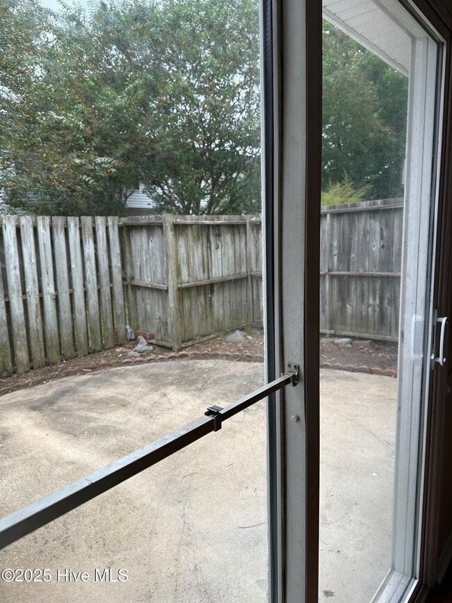 Building Photo - 3959 Sterling Pointe Dr