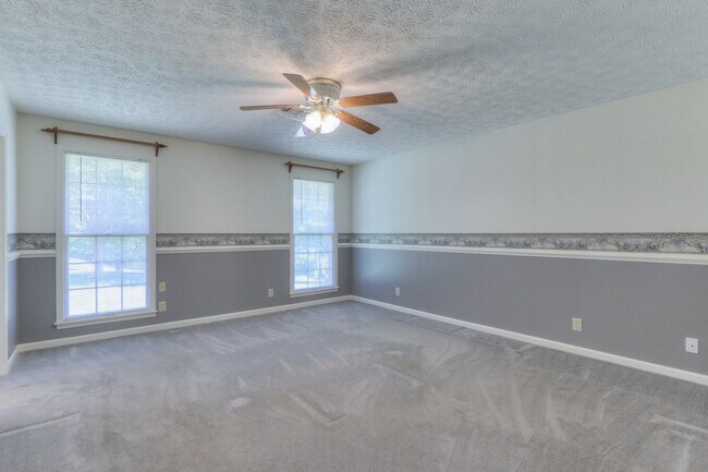 Building Photo - 2303 Friendship Dr